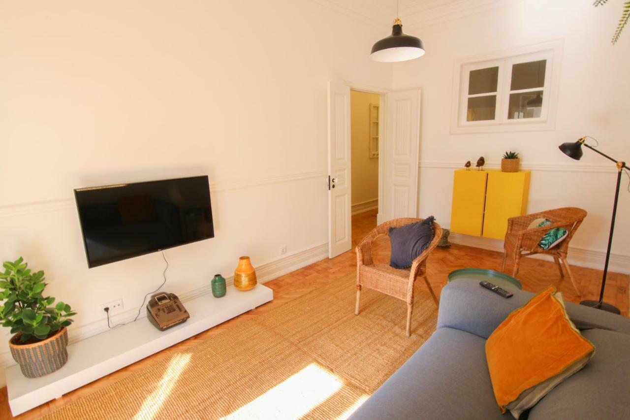 Amazing Apartment Fully Renovated In Center Lisbon Exterior photo